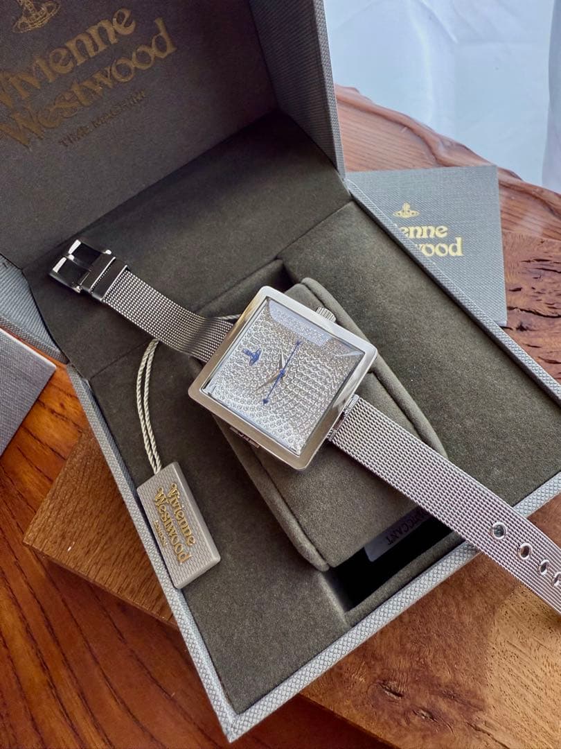 お箱付VivienneWestwood オーブ/クリスタルキューブウォッチ