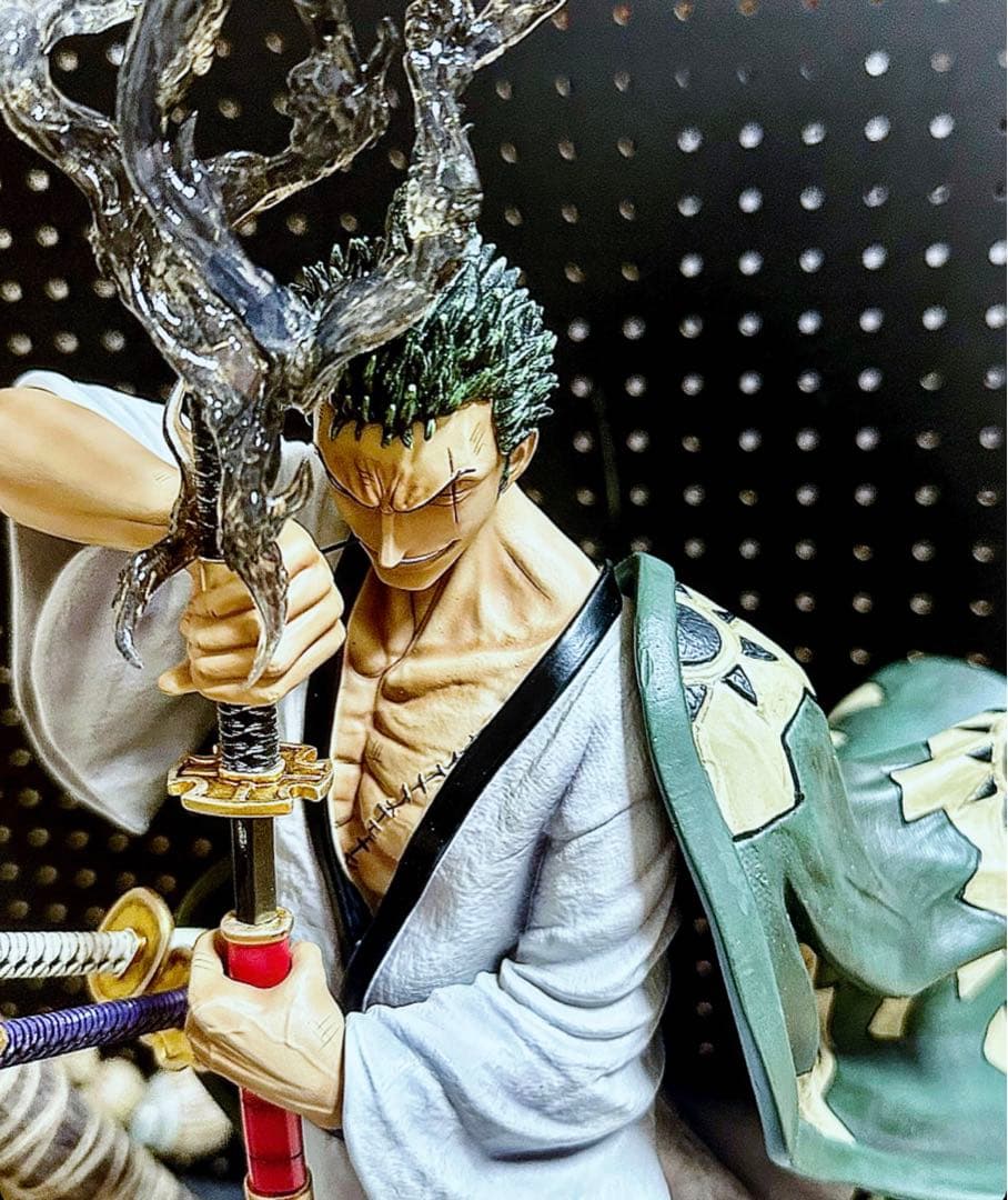ゾロ フィギュア ワンピース フィギュア
