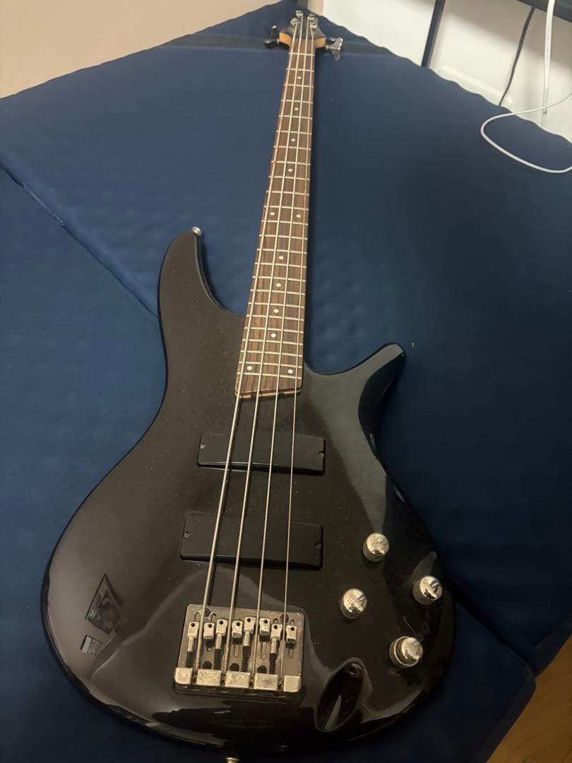 アイバニーズ　ブラックエレキベース ダブルピックアップ