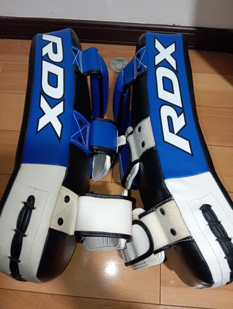 RDX アールディーエックス APR T1U キックミット 黒/青