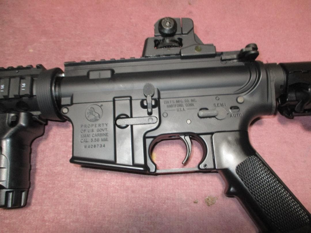 東京マルイ CQB-R 　次世代電動ガン 充電器、バッテリー付き