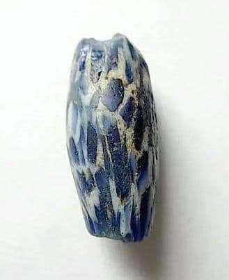 ★X2702★古代とんぼ玉 (A08) モザイク　白青　ガラスビーズ　紡錘形