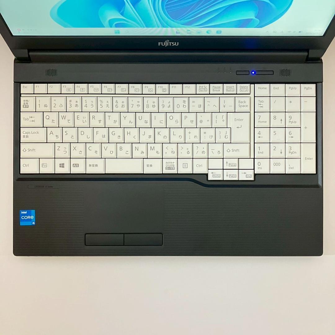 ★新春初売りセール★ 2021年製 第11世代i5 テンキー 富士通 445
