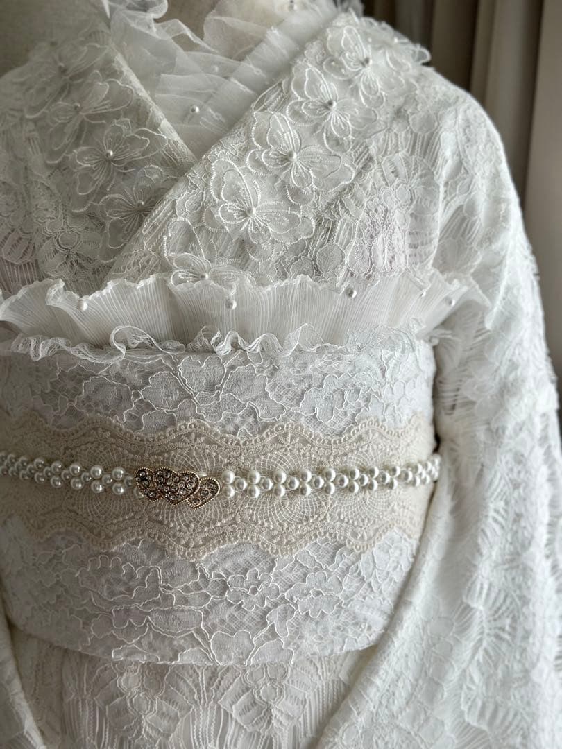 ホワイト レース振袖 パール付き帯