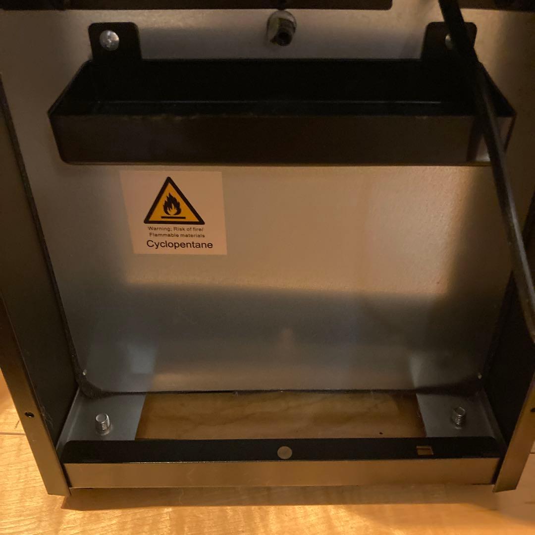 WIE ワインセラー　12本　グラスホルダー付き