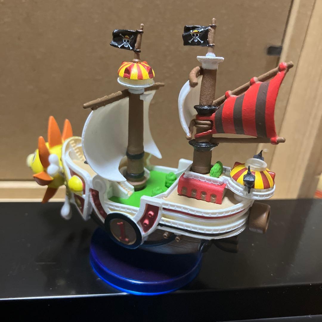 ワンピース　ワールドコレクタブルフィギュア　メリー号　サニー号　ルフィ3点セット