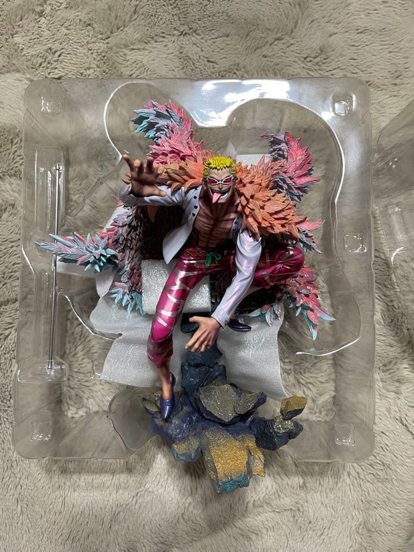 ワンピースフィギュア　POP maximum　ドフラミンゴ