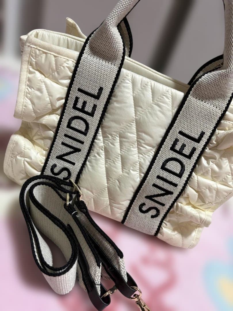 SNIDEL フリルキルティングロゴバッグ