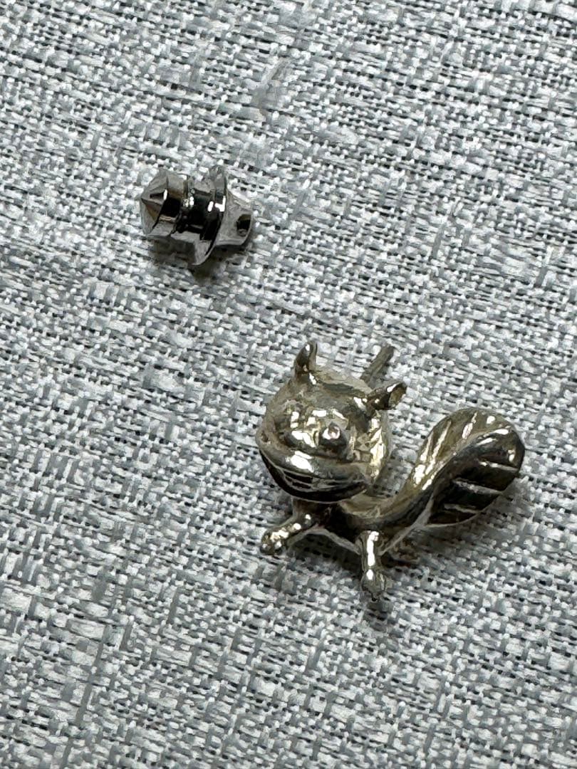 ティファニー×赤塚不二夫　シルバー ウナギイヌ 小物 ピンバッチ ノベルティー