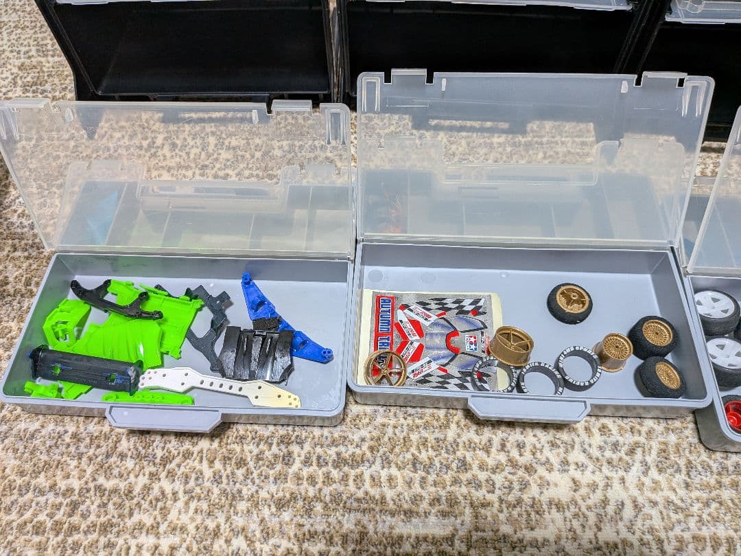 ミニ四駆 10台 +ポータブルピット3個