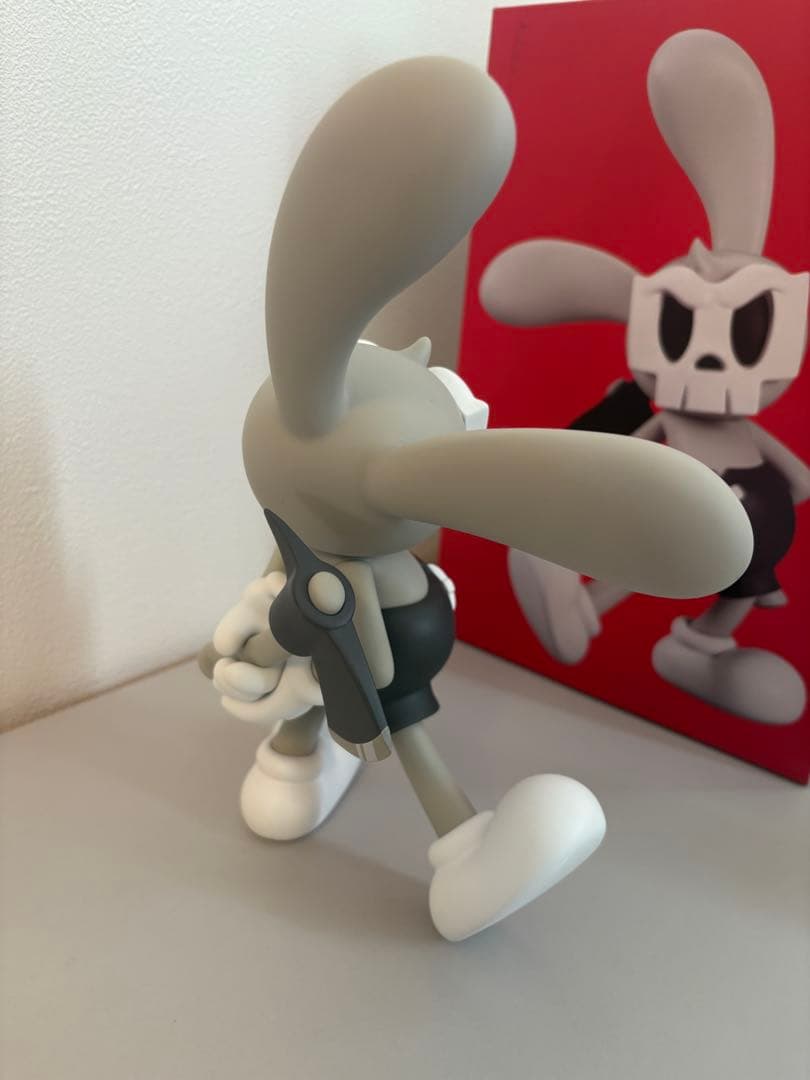 SUPERPLASTIC GUGGIMON スーパープラスチックフィギア