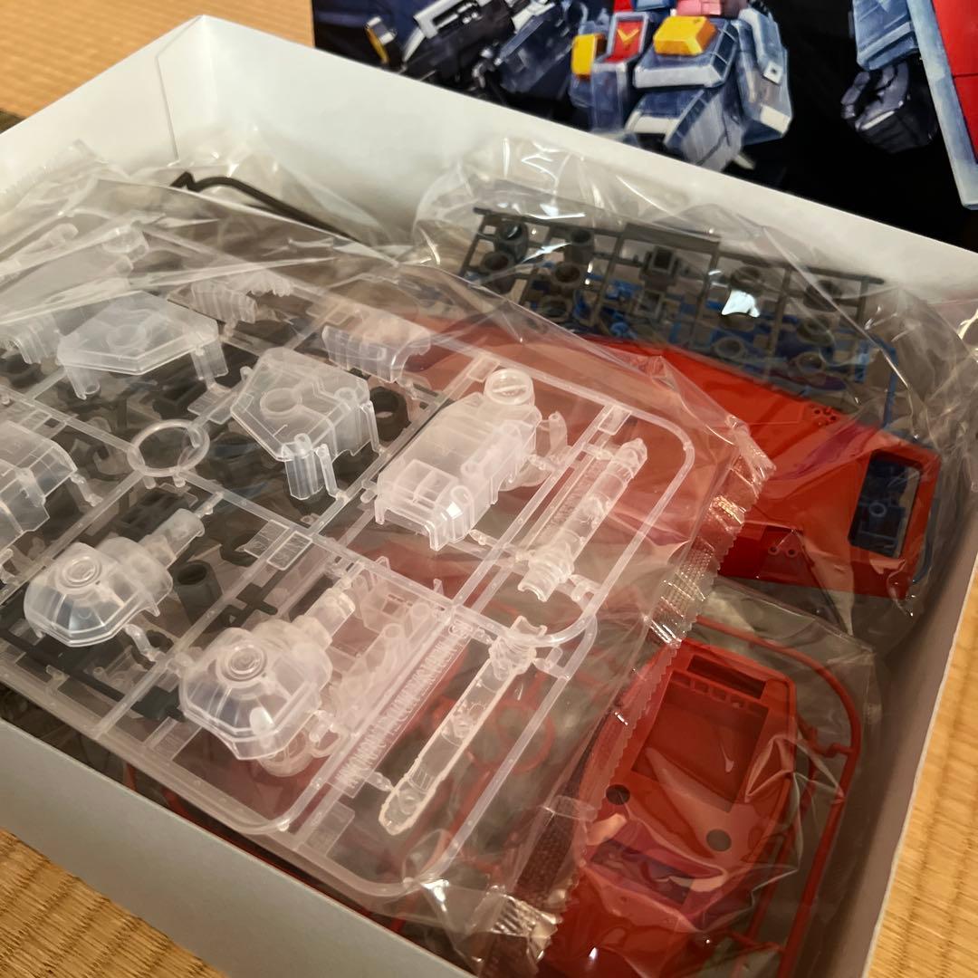 BANDAI 1/48 RX-78-2 ガンダム MEGA SIZE MODEL