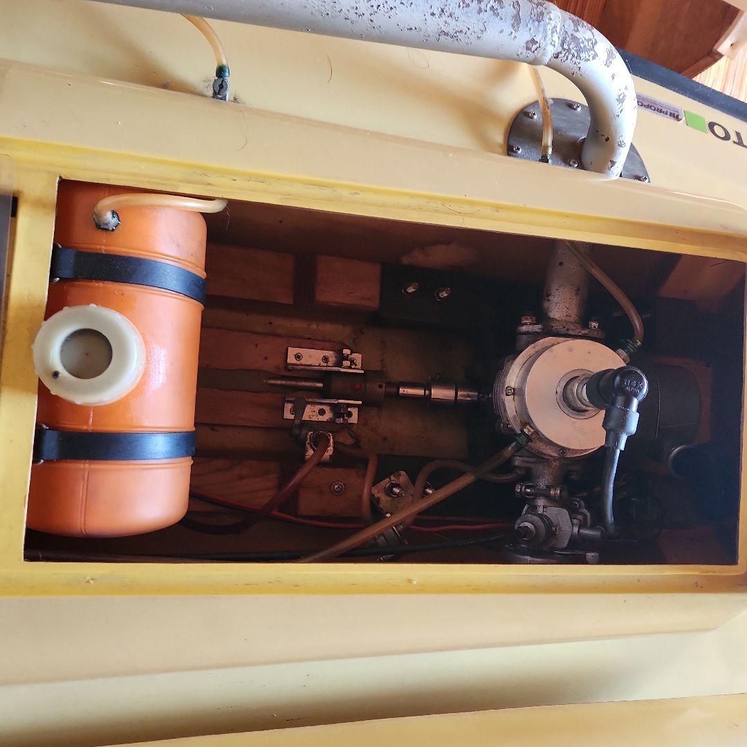 大型ラジコンボート、スチイ-ムエンジンボート4点