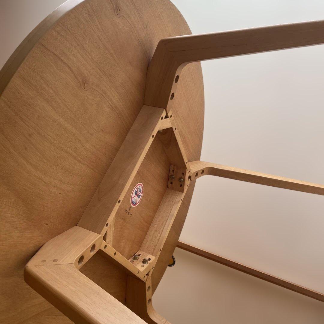 円形木製ダイニングテーブル