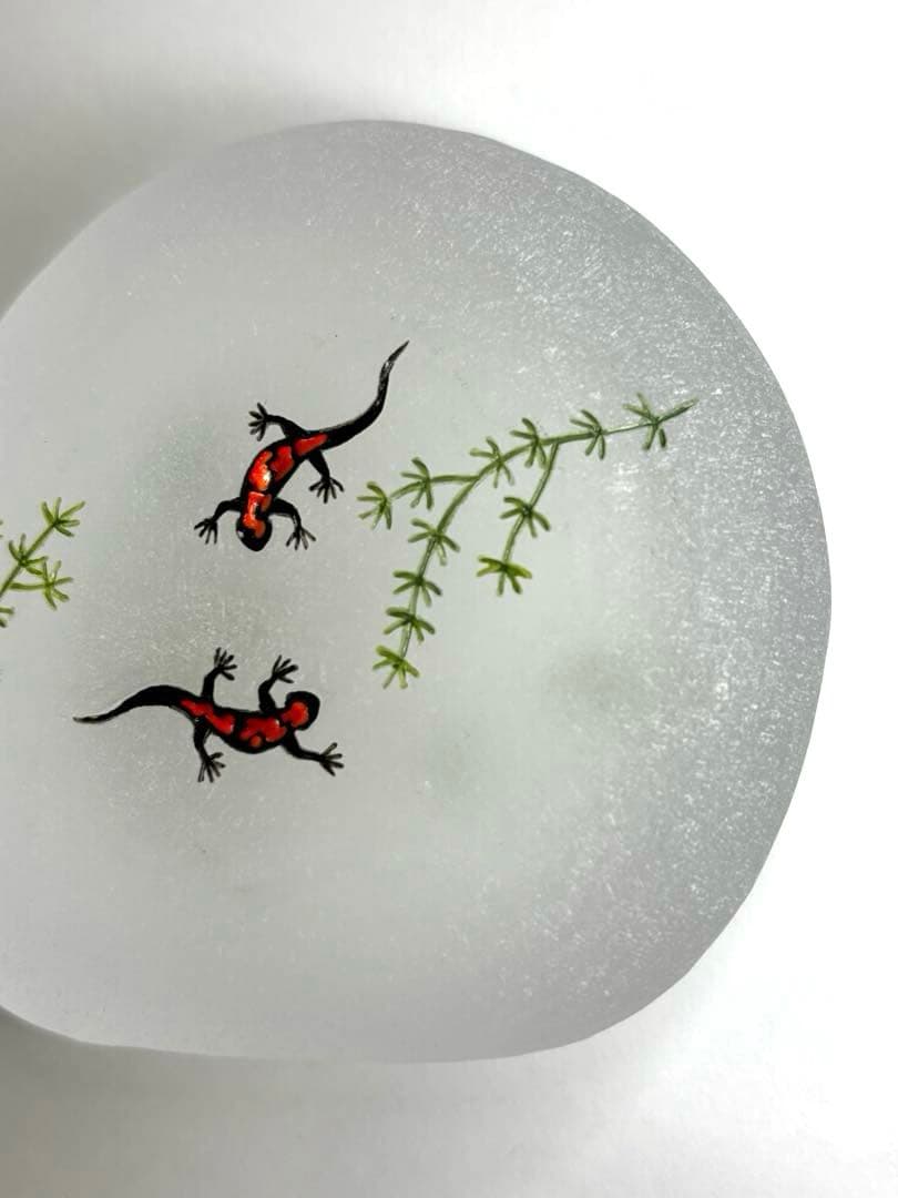 久保裕子さん作　ガラス　アカハライモリ　水草　ペーパーウェイト　文鎮　オブジェ