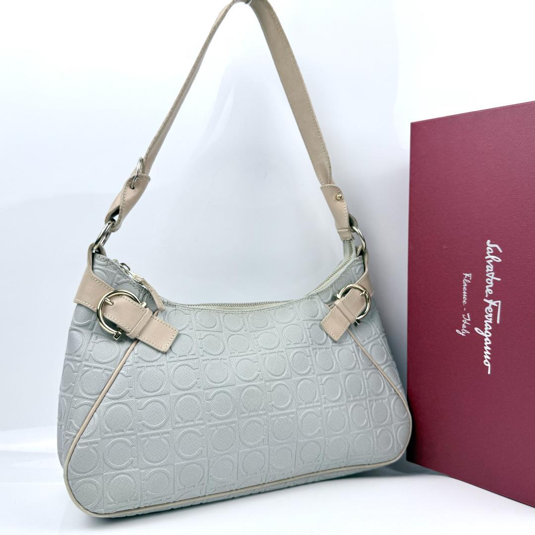 フェラガモ ワンショルダーバッグ アクセサリーポーチ ガンチーニ 肩掛け可能