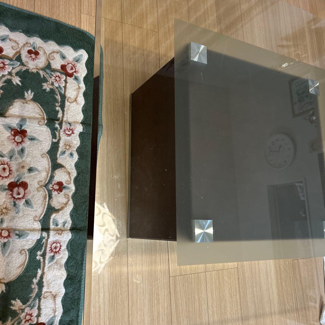 モダンデザイン　高級とおしゃれなローテーブル　ガラス天板 木製センターテーブル