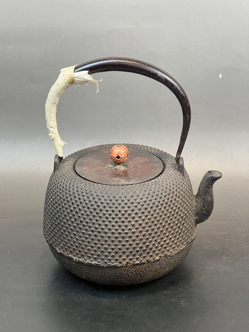 ［美品］南部鉄製 鉄瓶 凹凸デザイン　送料込み