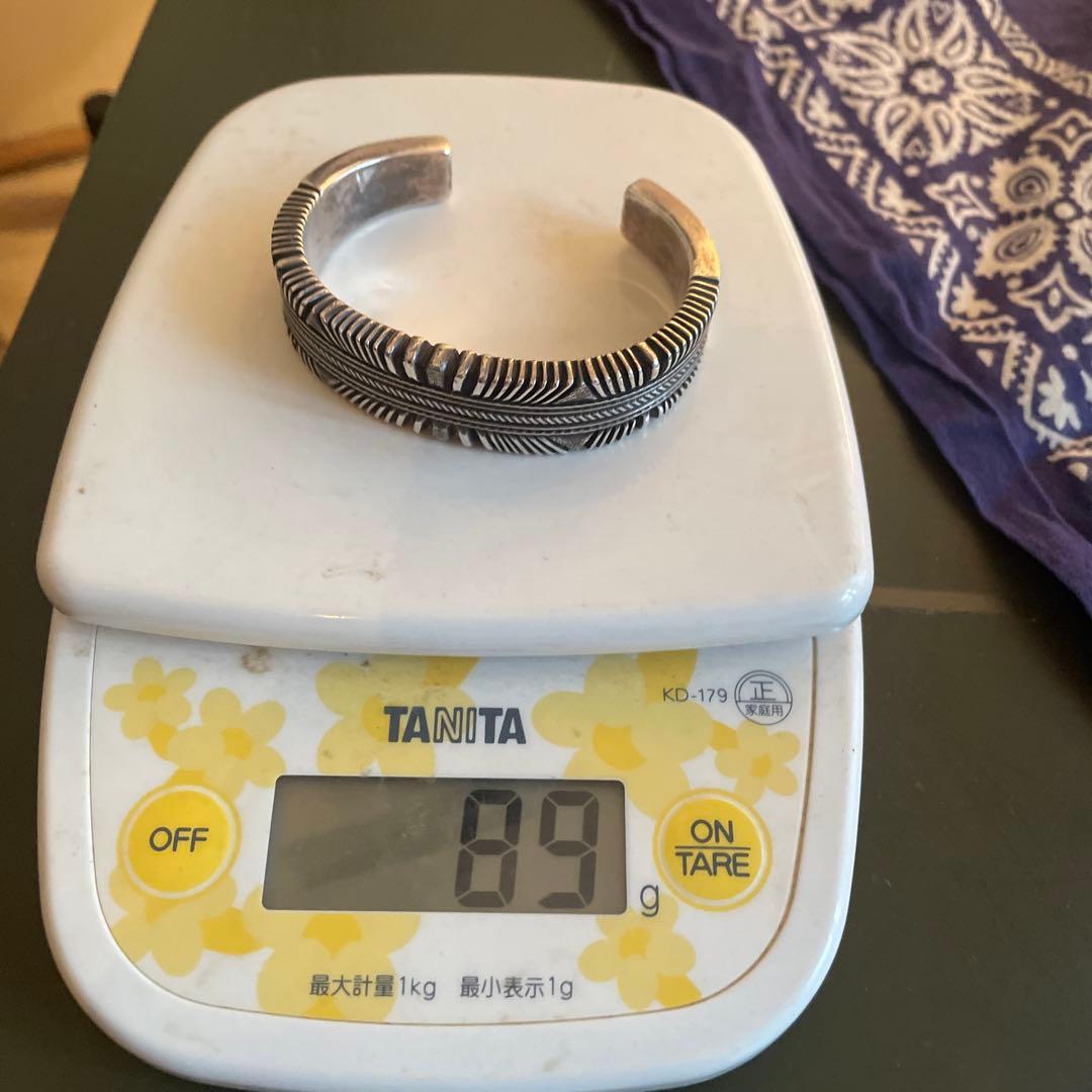 ロンべドニー バングル