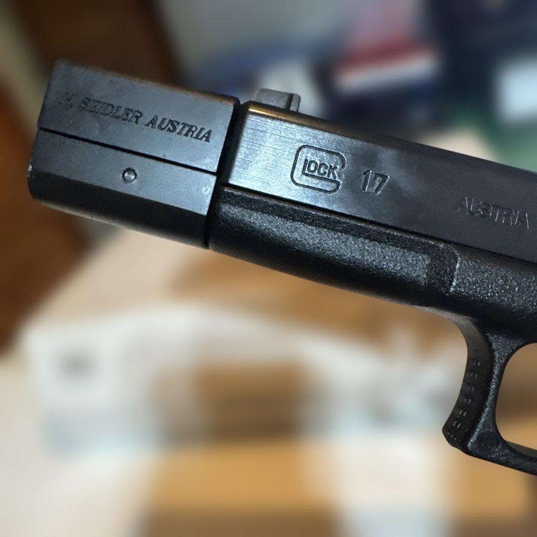 専用　MGC GLOCK 17 SEIDLER ガスガン　木製グリップ