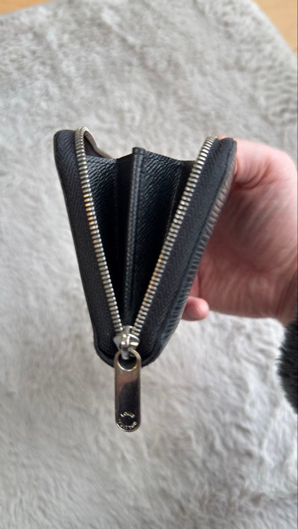 Louis Vuittonエピ　ジッピーパース［ルイヴィトン］