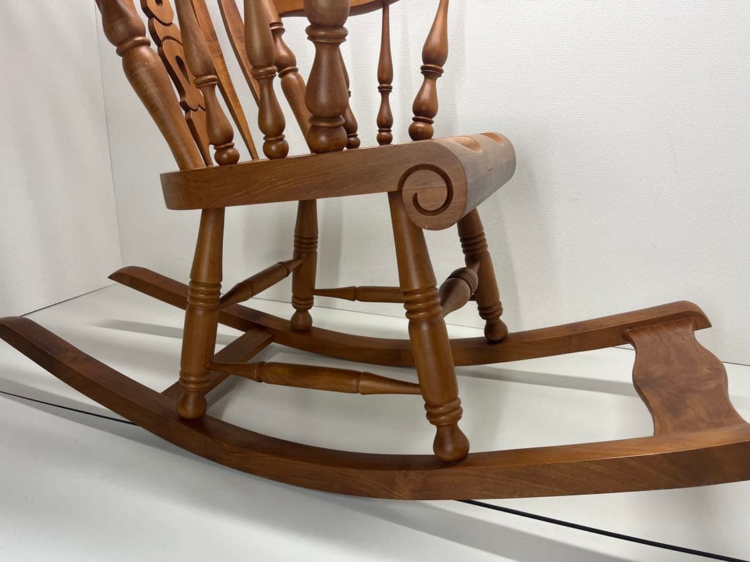 希少 木製 ロッキングチェアー 彫刻入 揺り椅子 ウッドチェア アームチェア