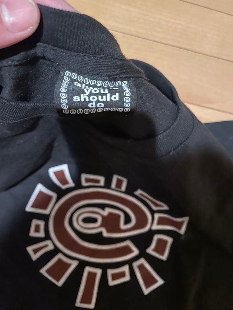 トップス always crimson sun tshirt - black