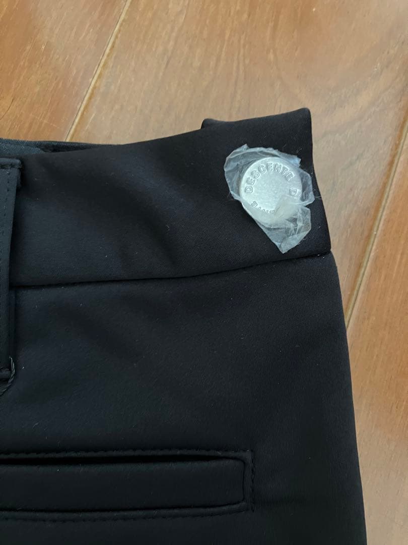 ⭐️タグ付き新品⭐️デサントゴルフ　裏起毛　撥水　防風　ボンディングプリーツスカート