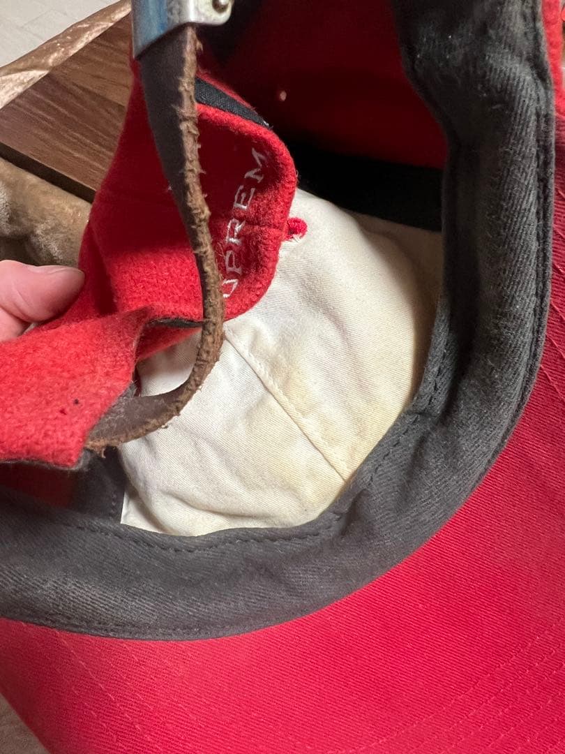 Supreme Fucking Awesom キャップセット