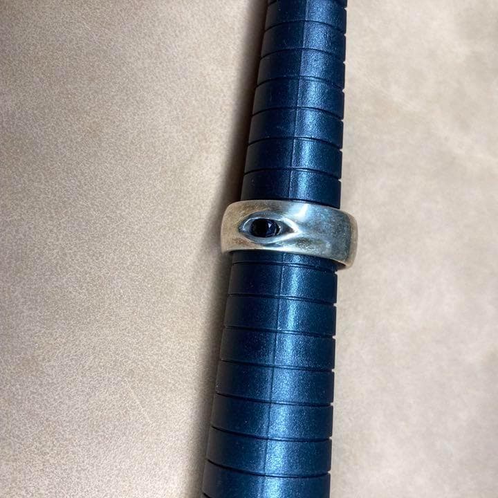 「プロビデンスの目」の指輪 - 都市伝説とフリーメイソンの謎をあなたの手元に