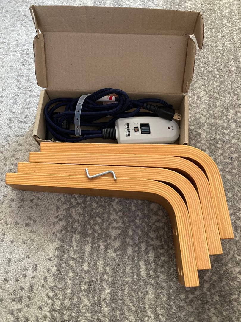 無印良品　MUJI 楕円形こたつ　タモ材　フラットヒーター　2017年式