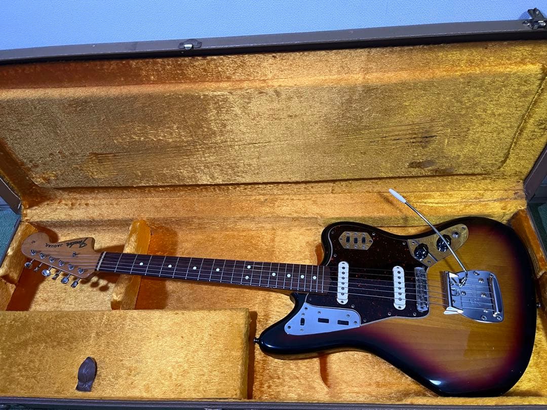 ギター Fender USA American Vintage 62 Jaguar