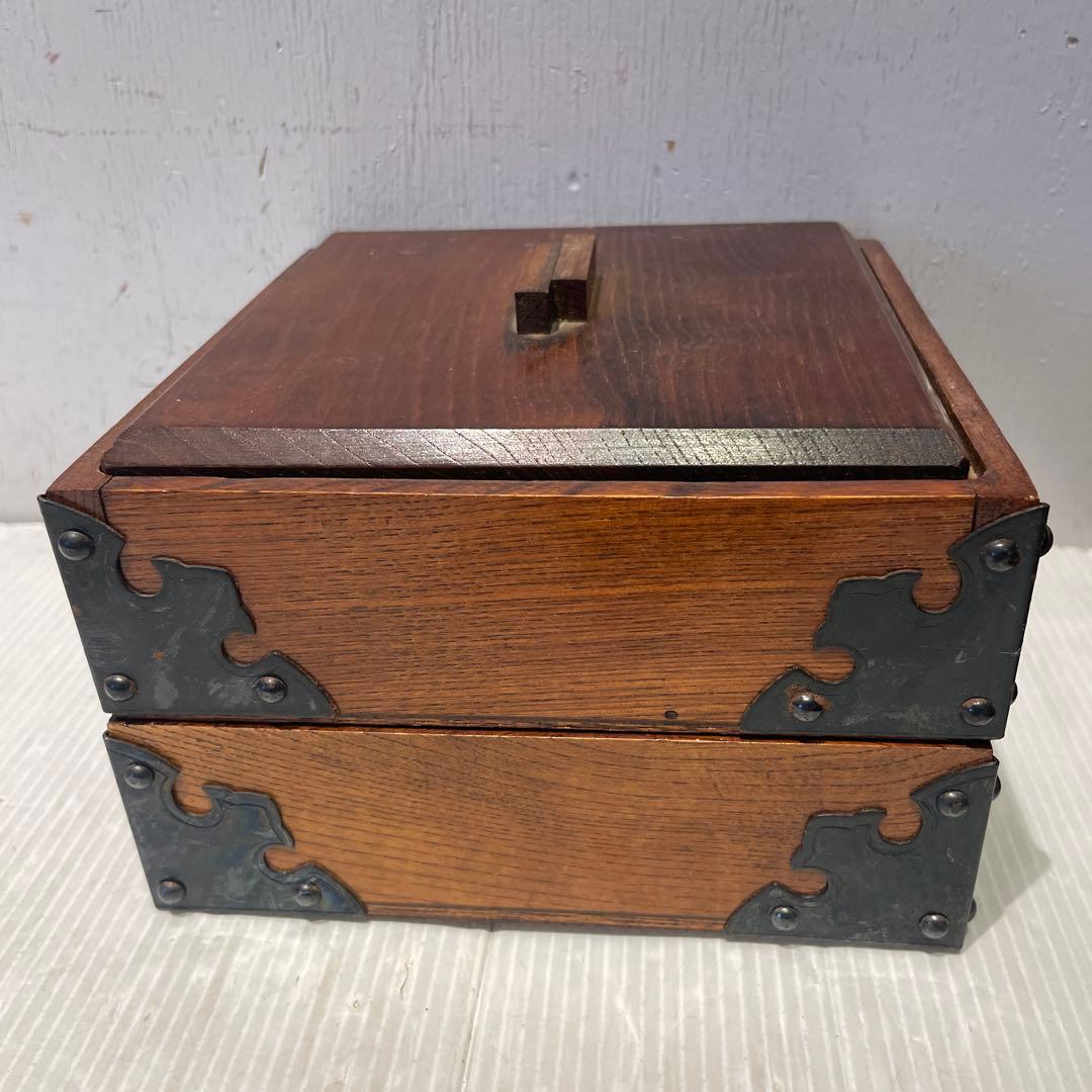 希少　古民具・骨董　立派な金具が印象的な硯箱(小引き出し、小箱、小物入れ、木箱)
