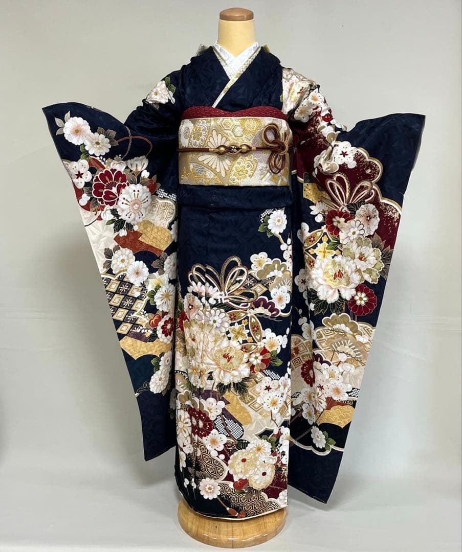 紺地の上品な金彩古典ひ振袖フルセット