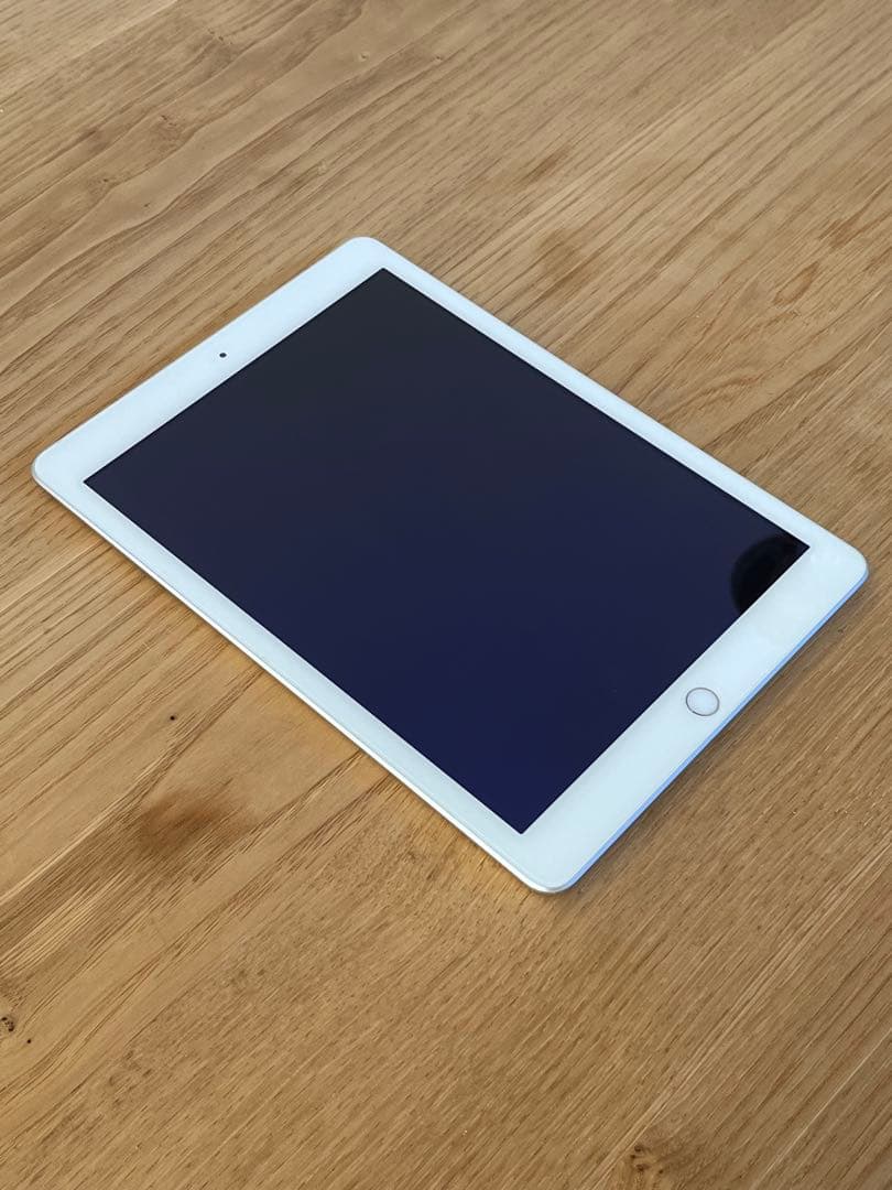 Apple iPad 6th 32GB Wi-Fi 9.7インチ シルバー 本体