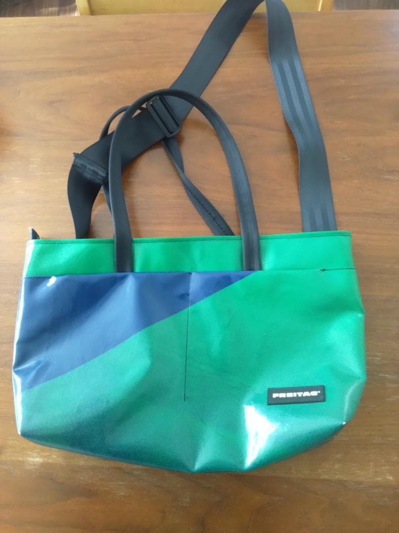 PRETAG 緑 青 ハンドバッグ