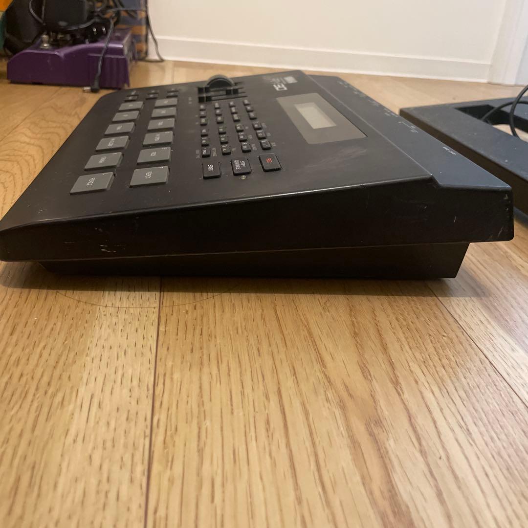 Yamaha RY30 ドラムマシン