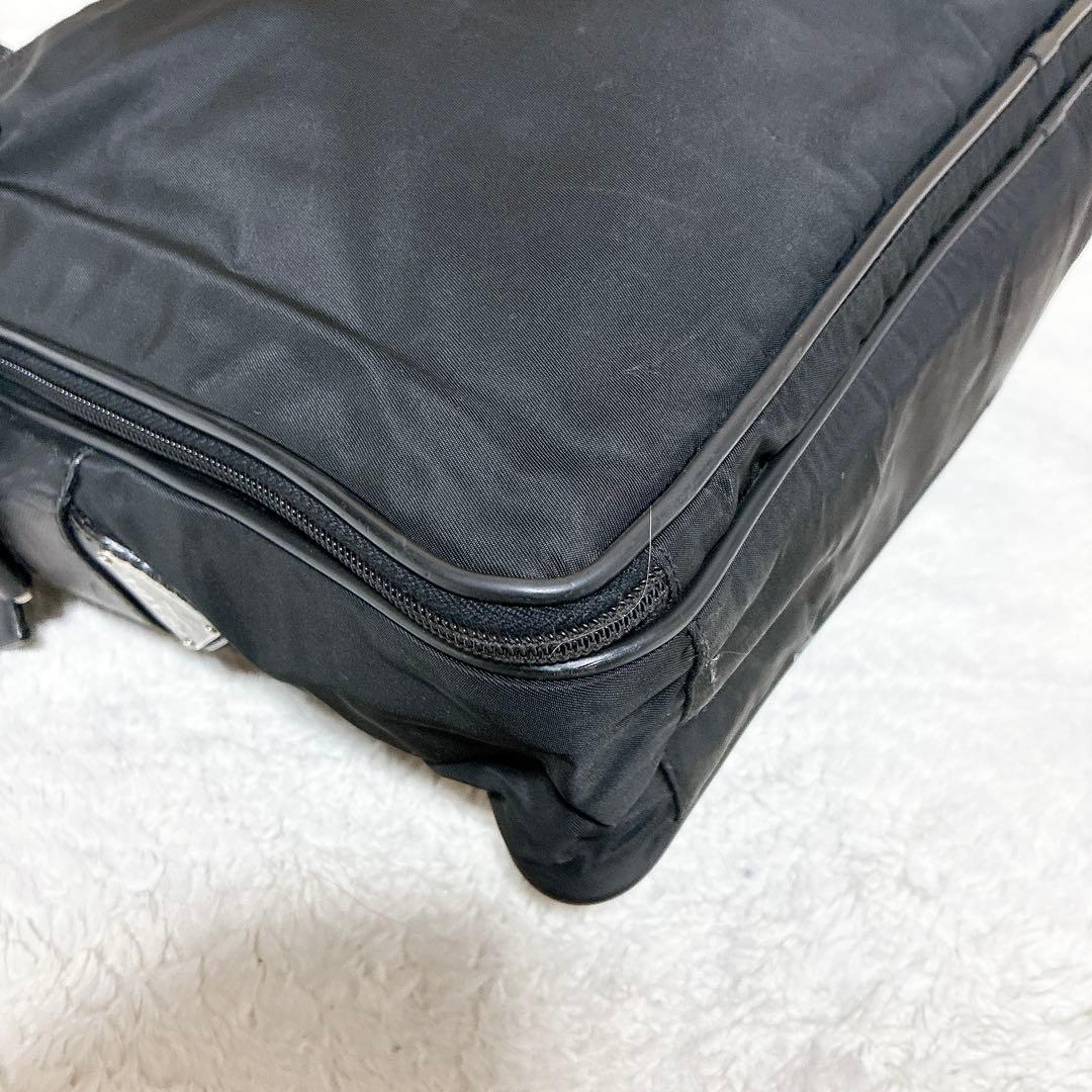 PRADA プラダ　ビジネスバッグ　ブリーフケース　トライアングルロゴ　ナイロン