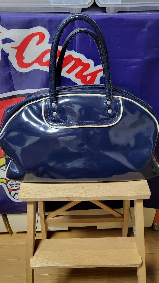 adidas エナメルボストンバック　紺色　ユーズド品