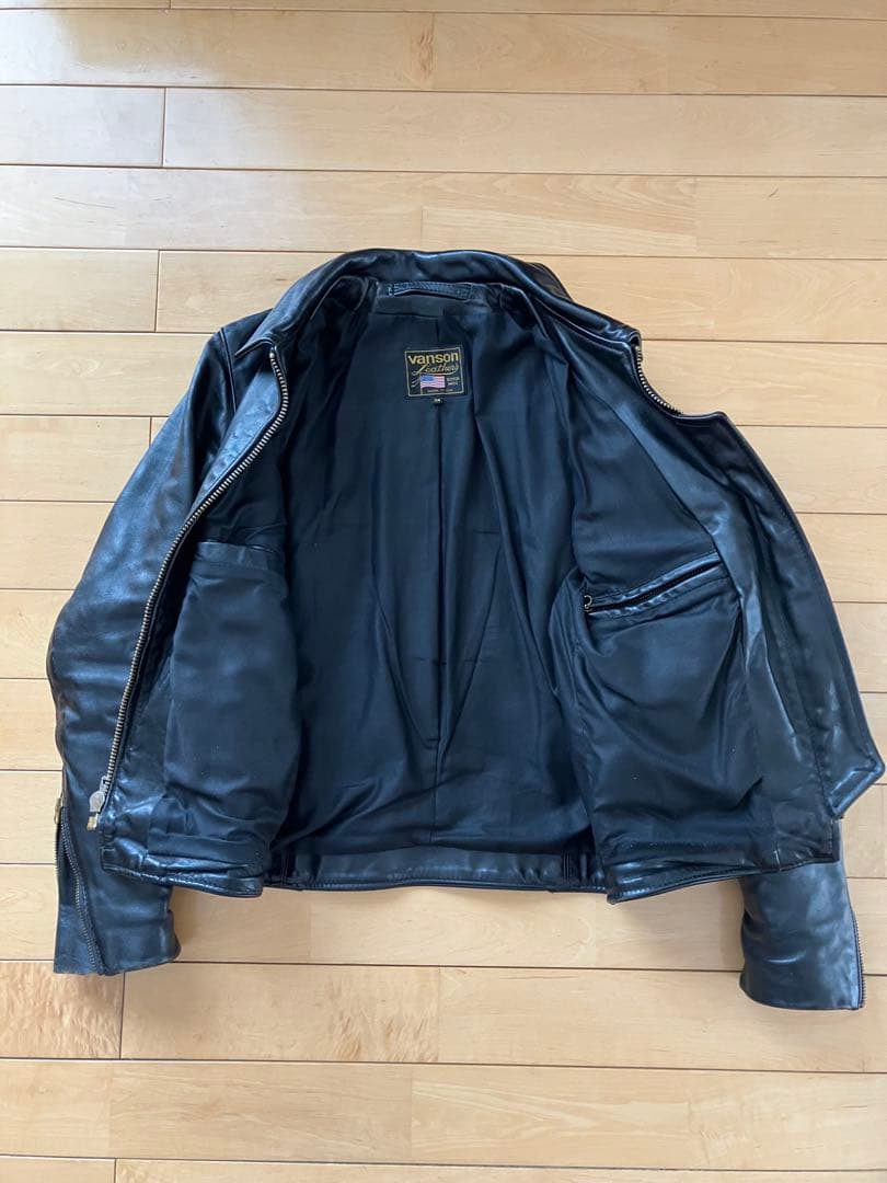 Vanson ENF 34 TALONジッパー使用