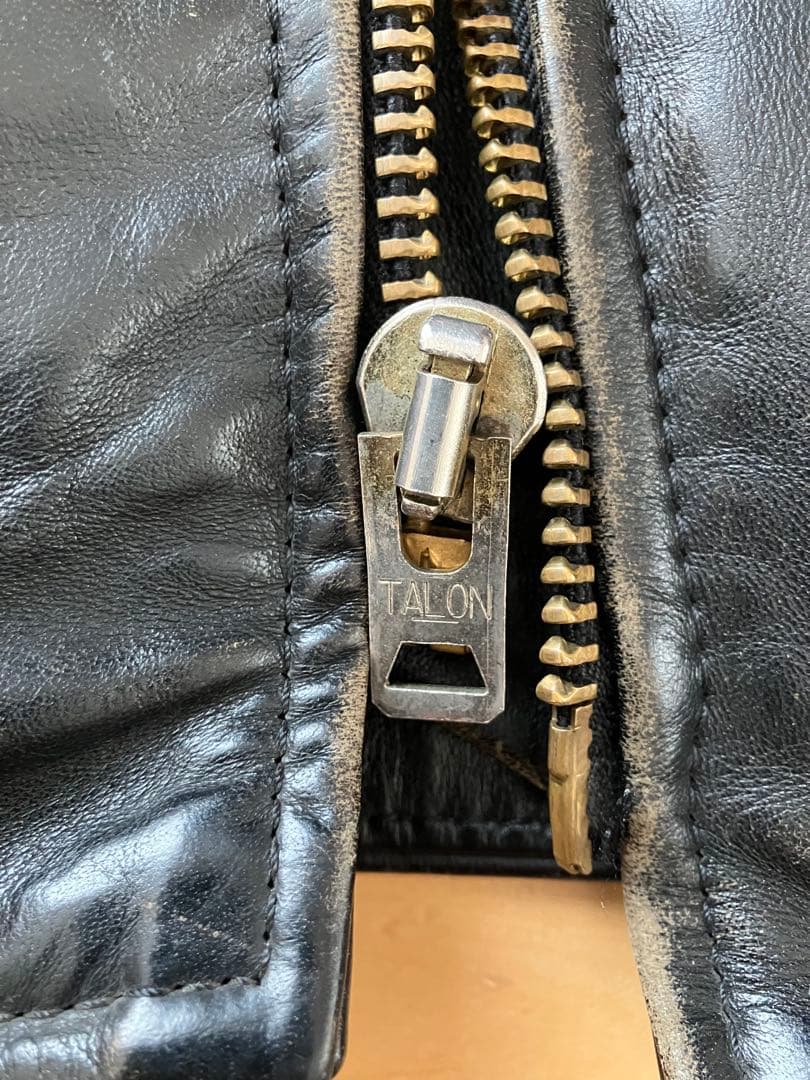 Vanson ENF 34 TALONジッパー使用