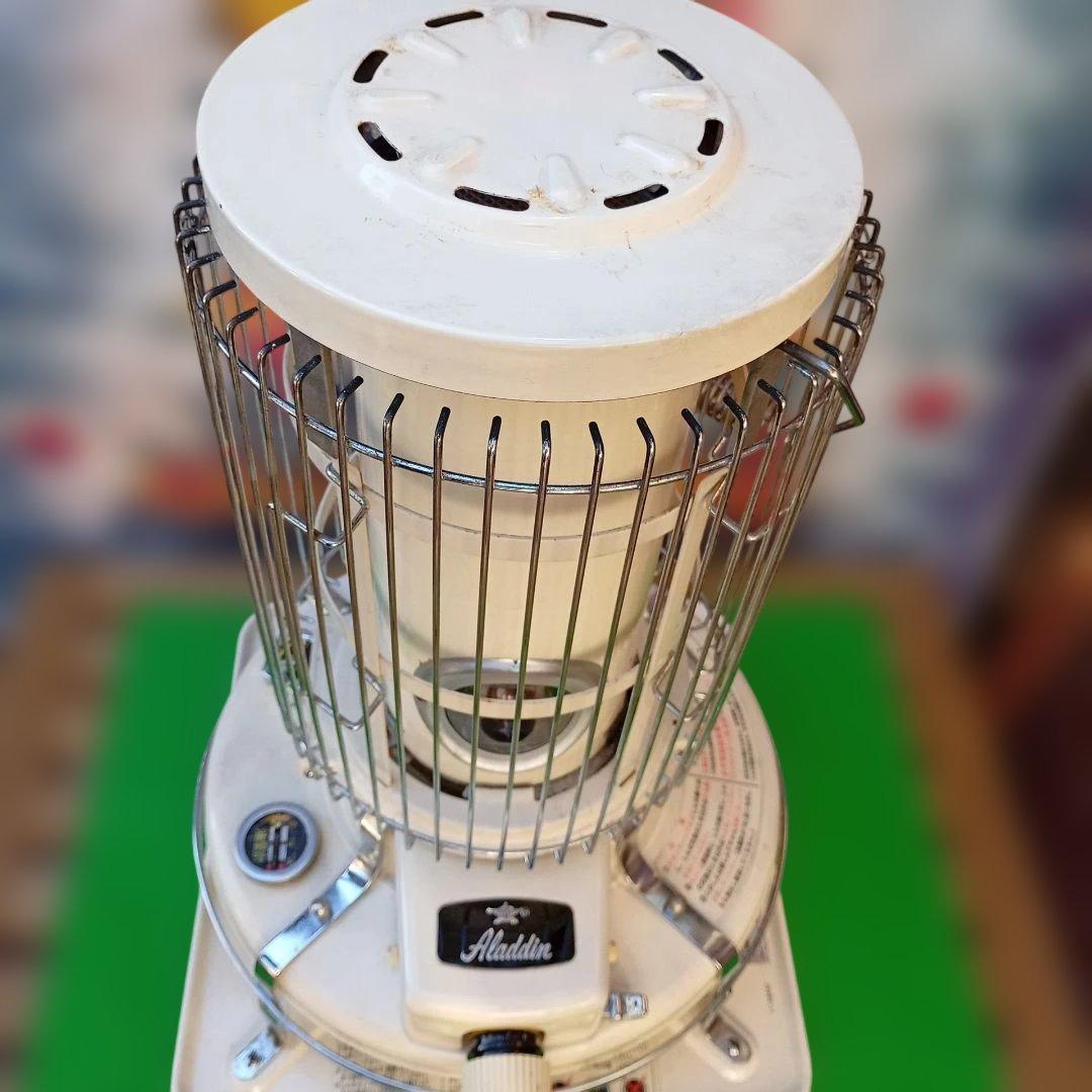 アラジン メンテナンス済。純正芯交換済。取り扱い説明書。ベージュ