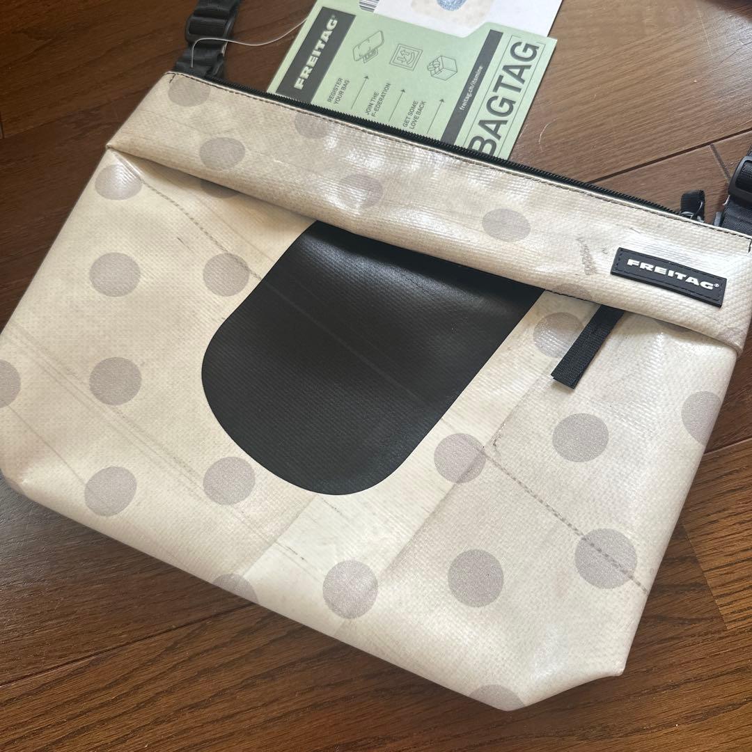 FREITAG F553 LOU ショルダーバッグ　サコッシュ 新品　ドット