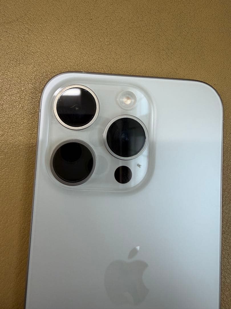 iPhone 15Pro ホワイト　本体のみ