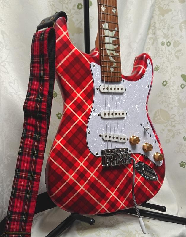 1月20日まで フォトジェニック ストラト ギター タータンチェック