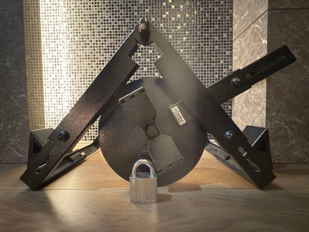 タイヤガード　錠商