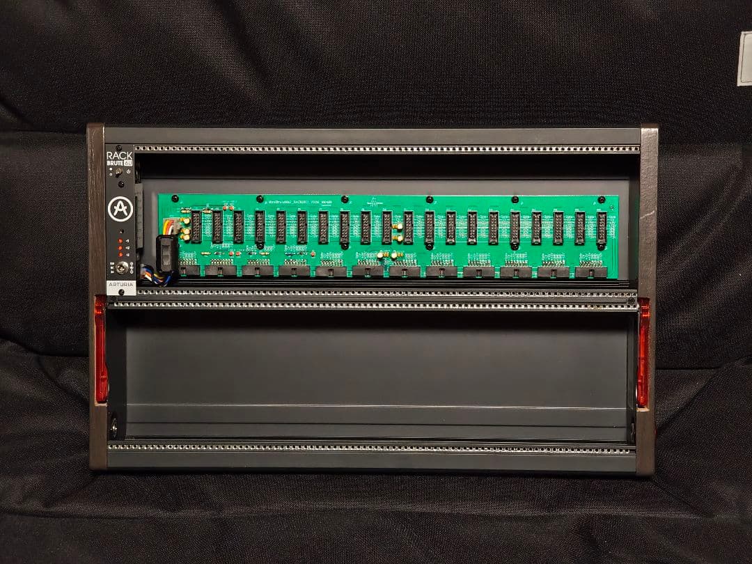 Arturia RackBrute 6U Eurorack ケース モジュラー
