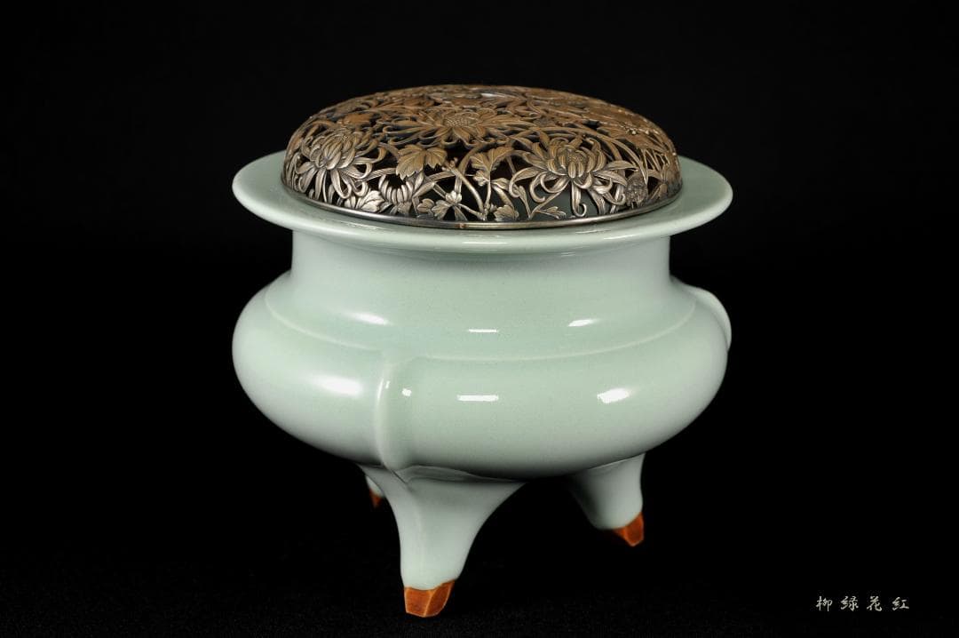 初代 諏訪蘇山 青磁 袴腰 香炉 共箱 四季草花銀火屋 約142g 帝室技芸員