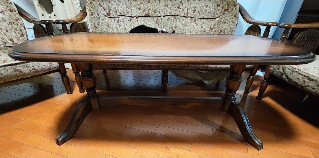 及川様　カリモクテーブル