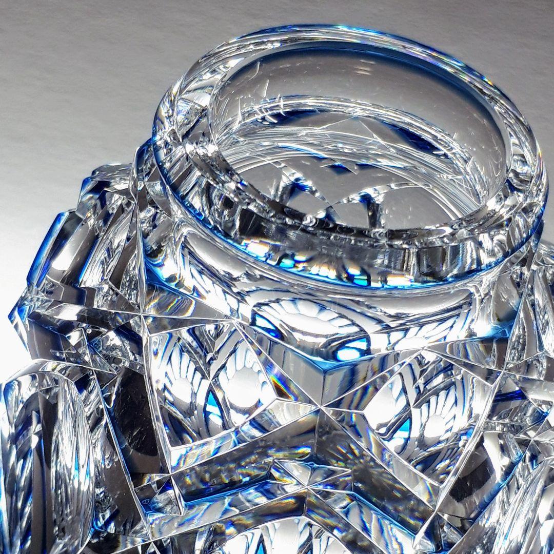 日本工芸会正会員　渡邊 明 作品　　切子 藍色被せ 花瓶　【入手困難品】